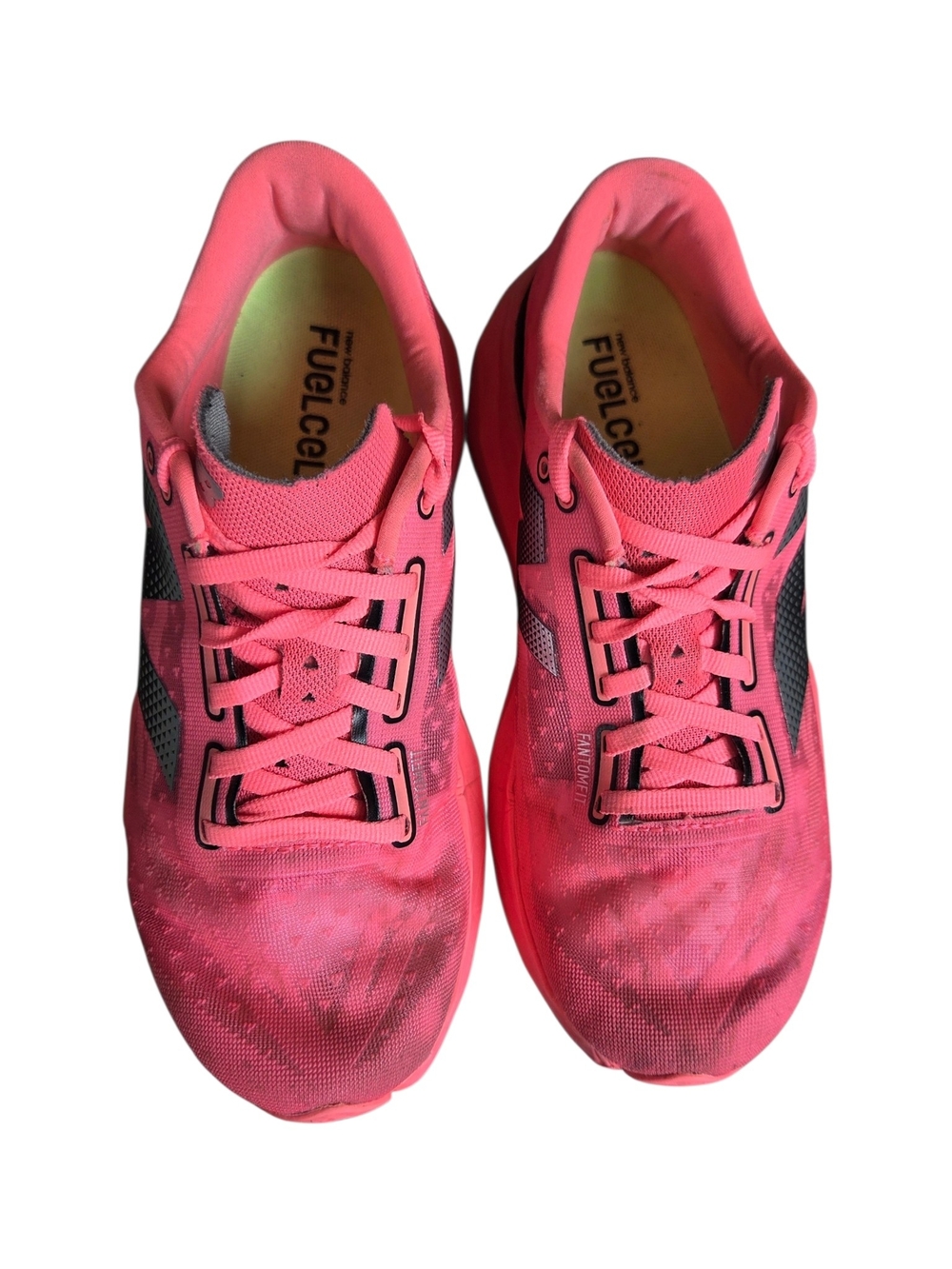 New Balance FuelCell Rebel v4 running shoes in the vibrant Ultra Pink 8.5 - Picture 3 of 9